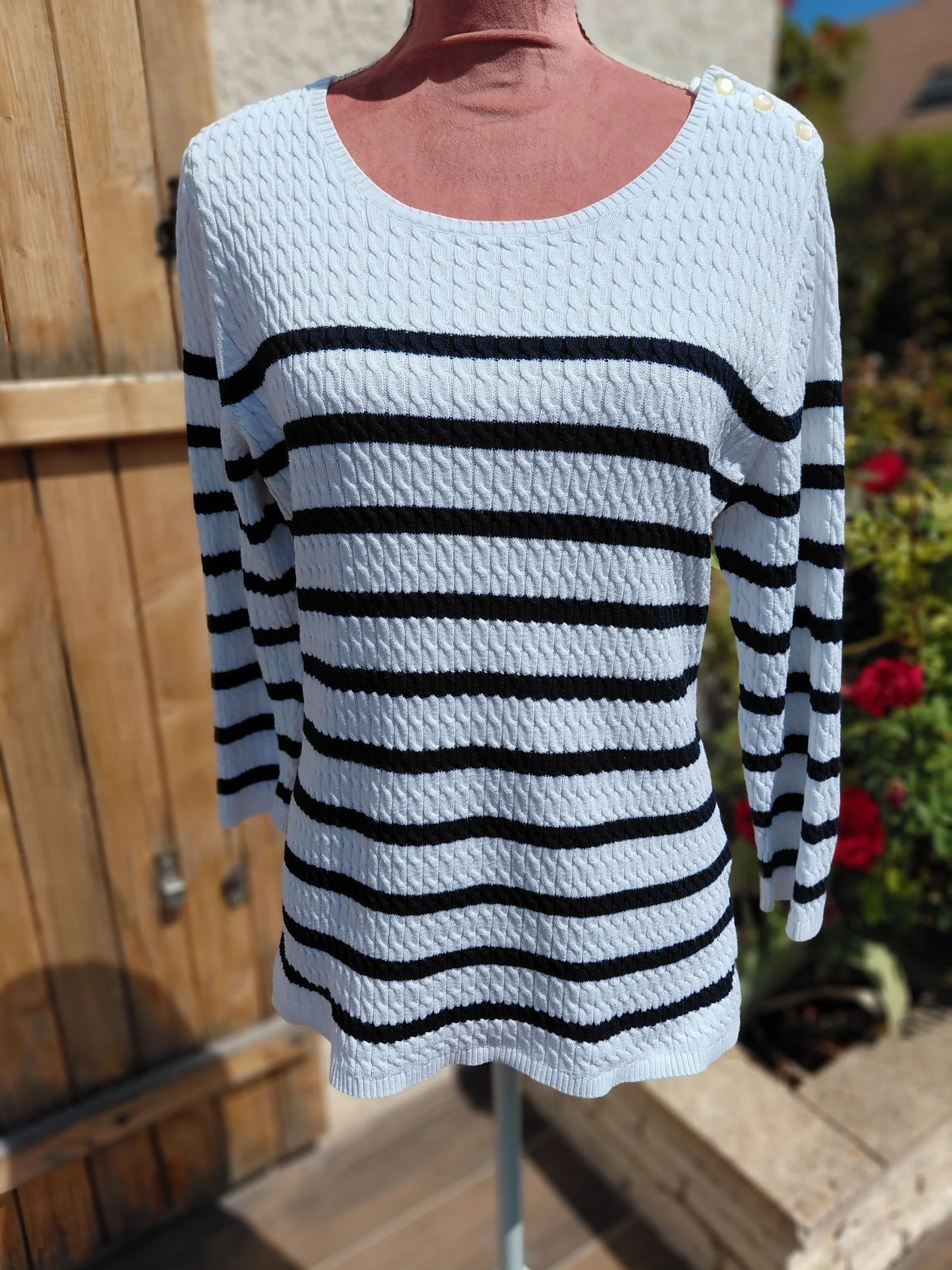 Pull marin chic Tommy Hilfiger blanc et noir rayé - manches 3/4 -taille XL
